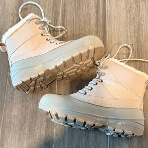 Target Kids Boots with Faux Fur in Tan and Gray